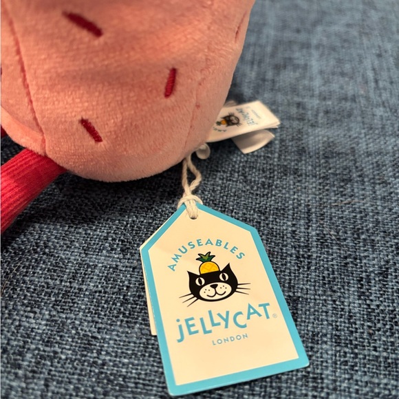 Jellycat exclusive strawberry milkshake from NYC diner - Picture 2 of 2